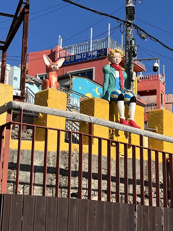 Little Prince and Desert Fox Statue 3