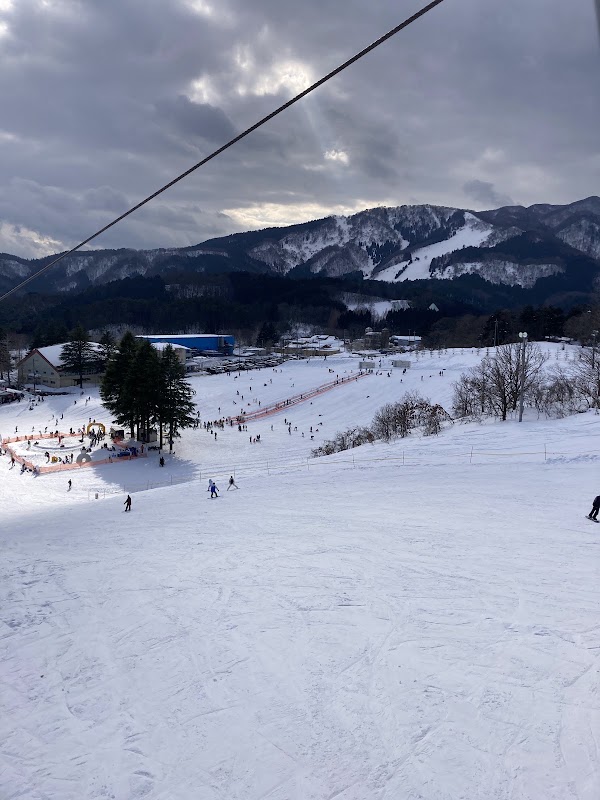 UP Kannabe Ski Resort 3