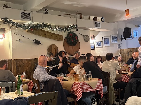 Marathonitis tavern 2
