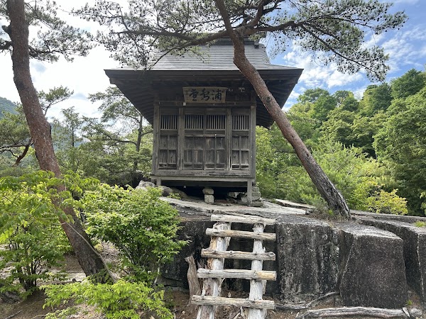Nezame-no-toko Gorge 4