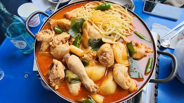 Pungnyeon Dakdoritang (Spicy Chicken Stew) 5
