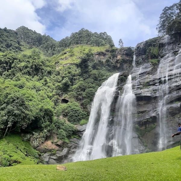 Bomburu Ella Waterfall