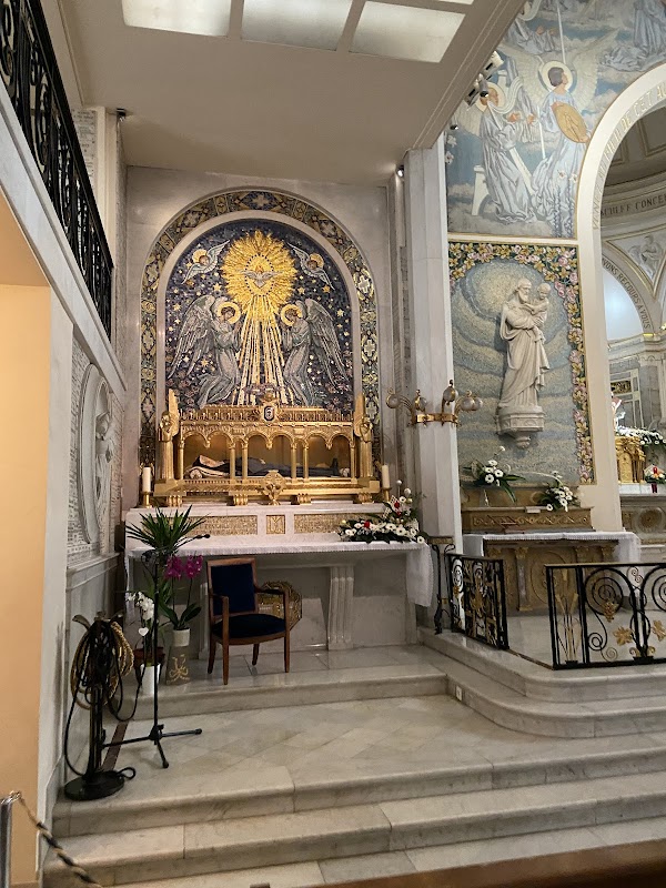 Chapel of Our Lady of the Miraculous Medal 4