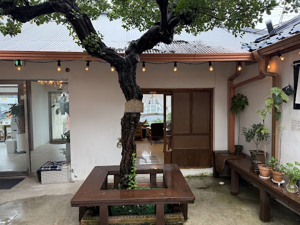 Cafe Guoksu 2