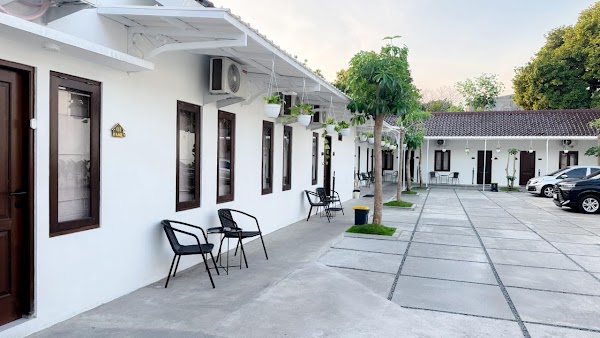 D'Mangkuyudan Luxury Guest House