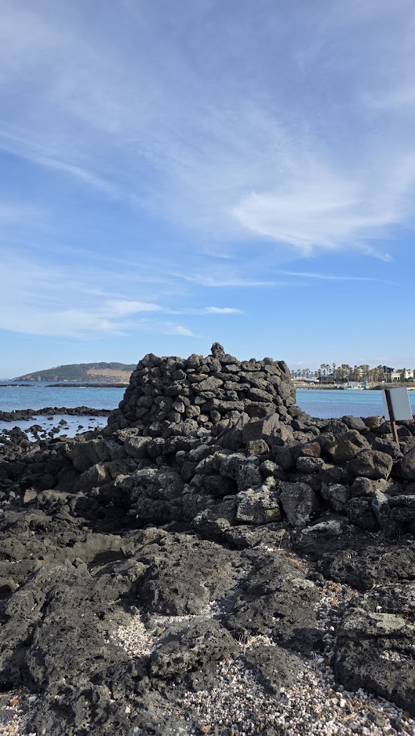 Sinheung-ri Beach