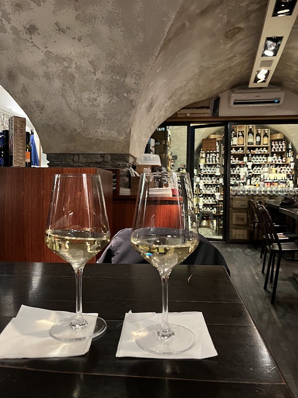 Wine Bar Aperitivo Et Al 4