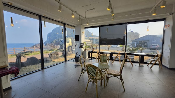 Cafe The Light