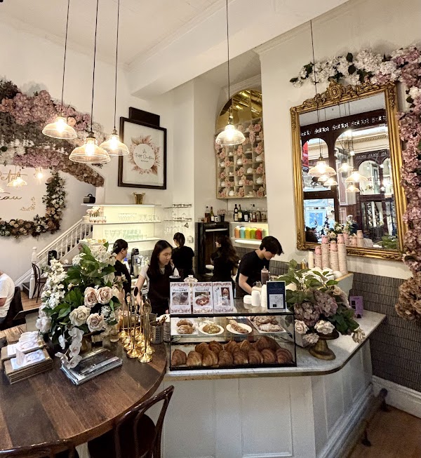 Le Petit Chateau Restaurant