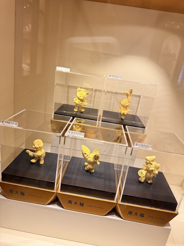 CHOW TAI FOOK, MAIN STREET, U.S.A., HONG KONG DISNEYLAND BRANCH 4