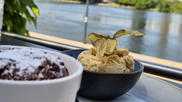 The View Cafe-Bar-Restaurant 4