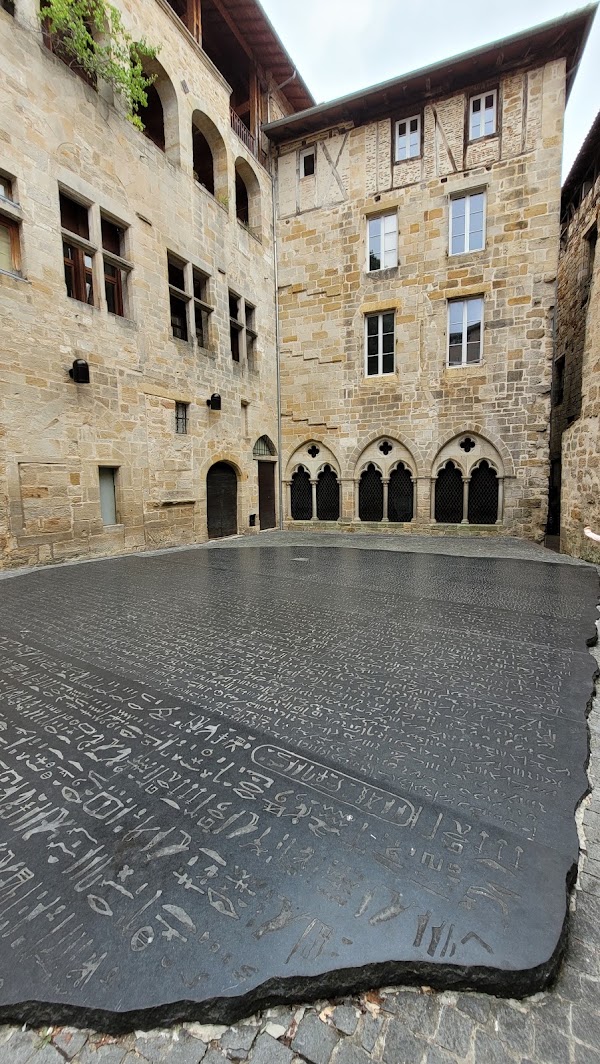 Place Des Ecritures 1