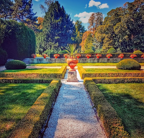 Queen Anne's Summer Palace 4