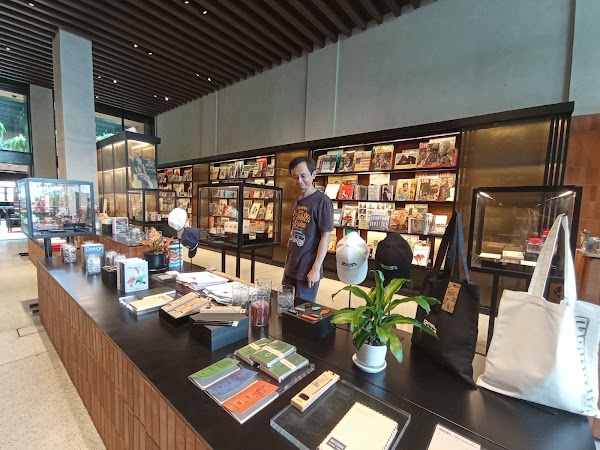 Central: The Original Store 5