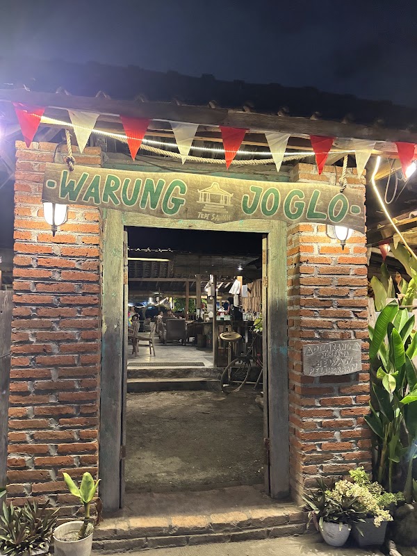 Warung Joglo Tepi Sawah Prasmanan