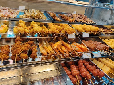 Gurney Drive Hawker Centre (新關仔角小販中心)