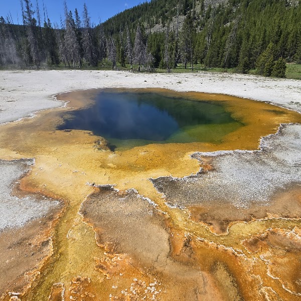 Black Sand Basin