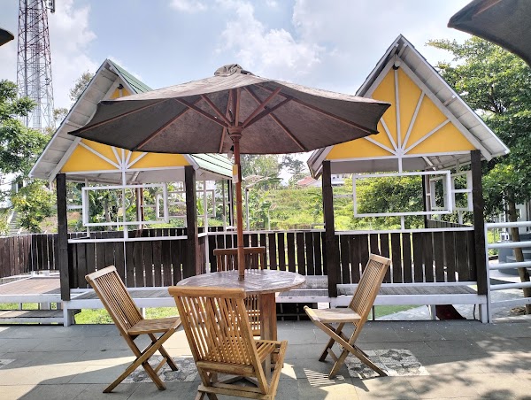 Rumah Makan Lumbung Padi Garut 1