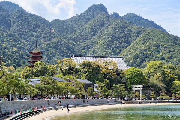 Toyokuni Shrine Five-Story Pagoda 2