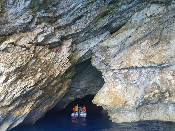 Blu Cave Albania 3