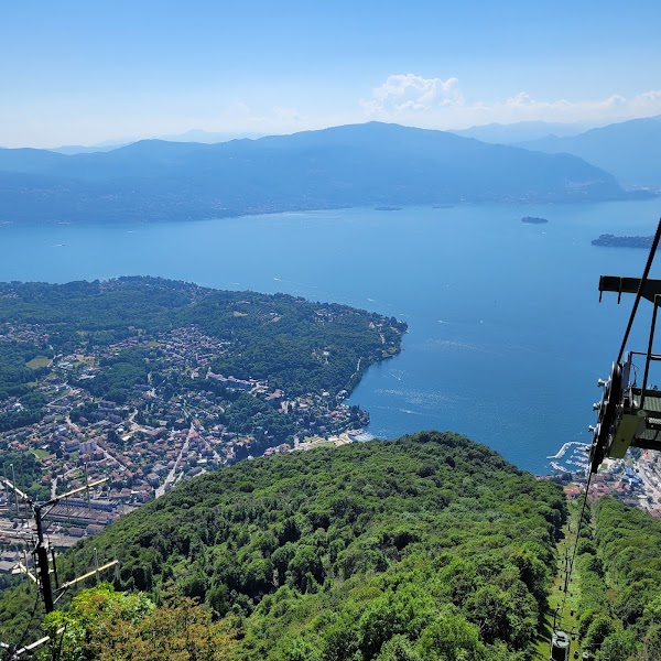 Funivia di Laveno Mombello