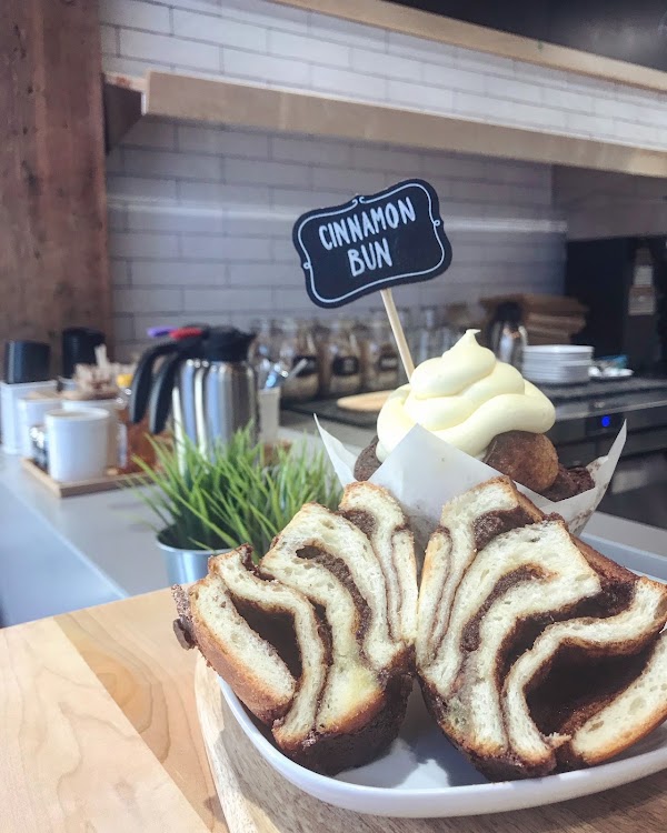 Angus T Bakery & Café - Yaletown 5