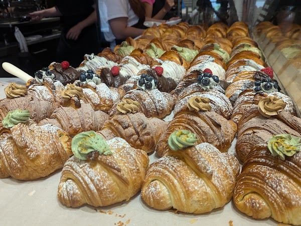Angus T Bakery & Café - Yaletown 4