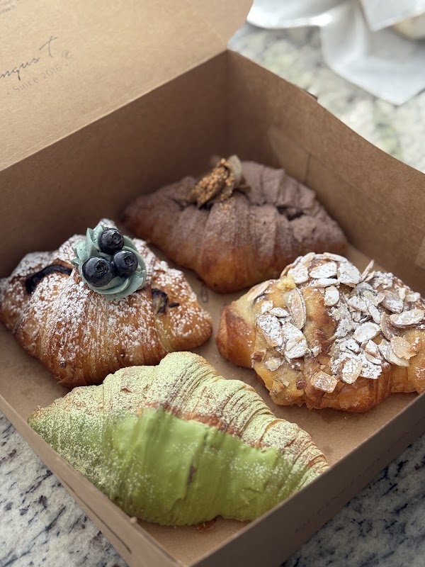 Angus T Bakery & Café - Yaletown 3