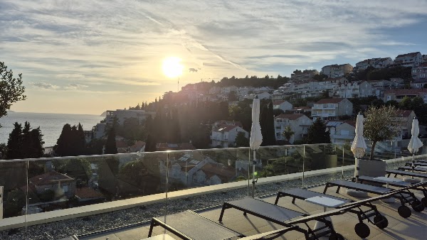 Val Rooftop Restaurant & Bar 3
