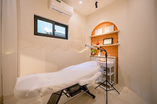Trang Mi Lashes & Brows 3