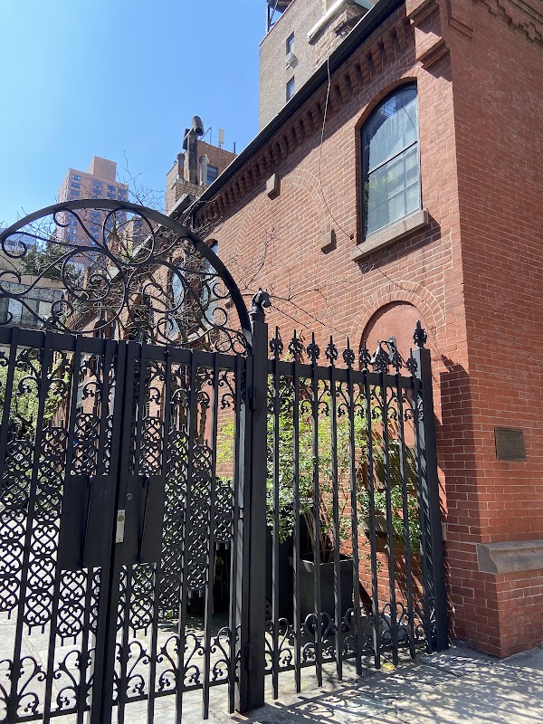 Sniffen Court 5