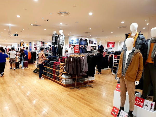 UNIQLO CentralWorld 2