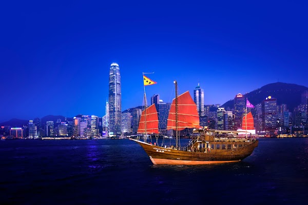 Aqualuna (Tsim Sha Tsui Pier No. 1)