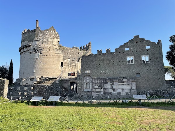 Mausoleo di Cecilia Metella 4