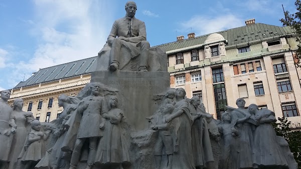 Vörösmarty tér 3