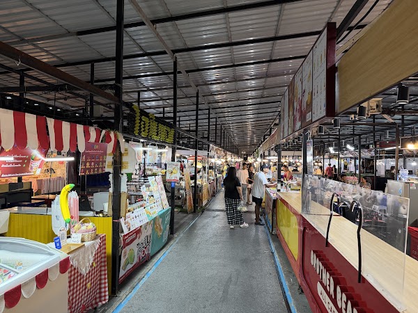 Indy Market Dao Khanong 4