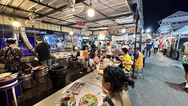 Indy Market Dao Khanong 3