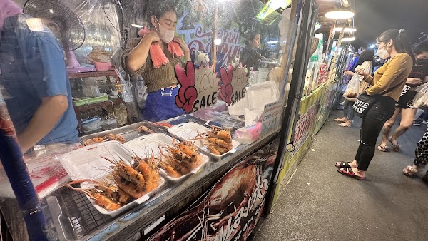 Indy Market Dao Khanong 2