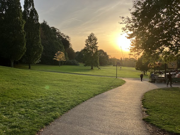 Golders Hill Park 4