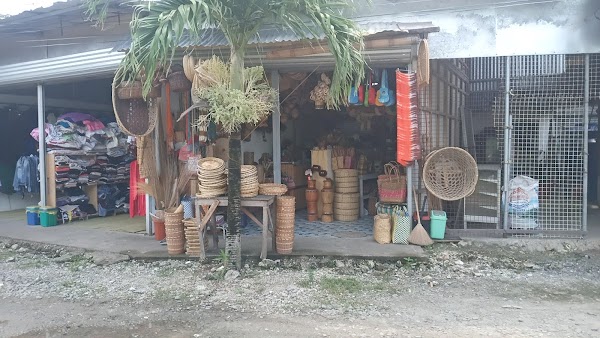 Yool's Souvenir shop 1