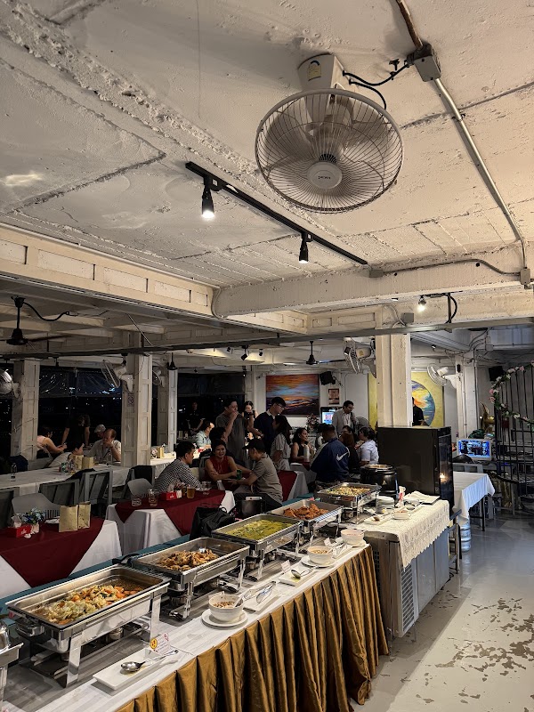 River Vibe Bar & Restaurant 2