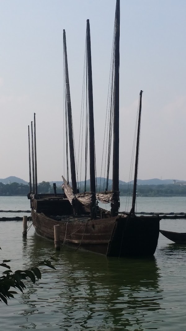 Taihu Yuantouzhu Scenic Area （Southwest Gate） 4