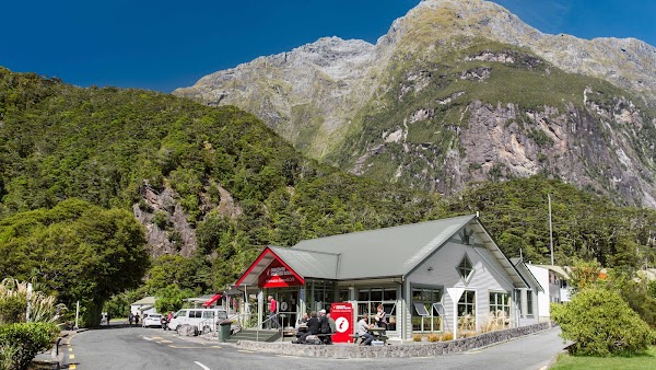 Discover Milford Sound Cruises Information Centre & Café