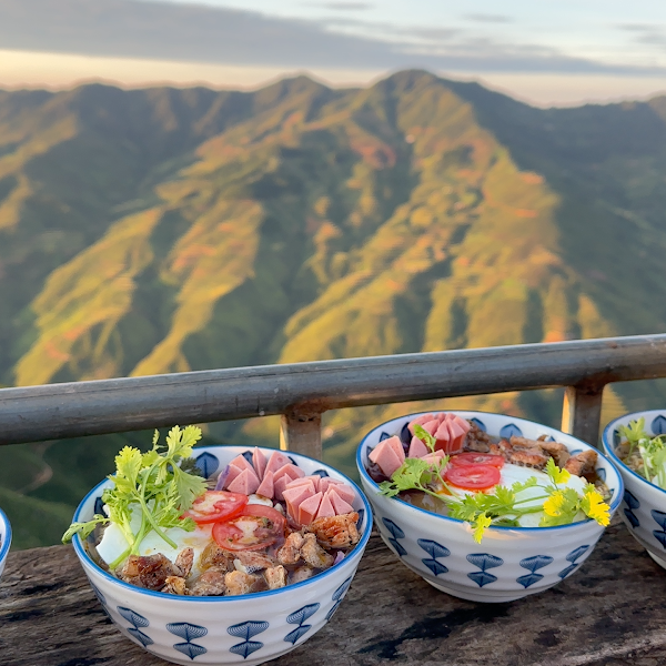 Cafe Săn Mây Sóng Lưng Khủng Long