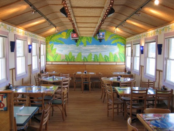 Mama Kwan's Tiki Bar & Grill