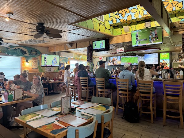 Mama Kwan's Tiki Bar & Grill 2