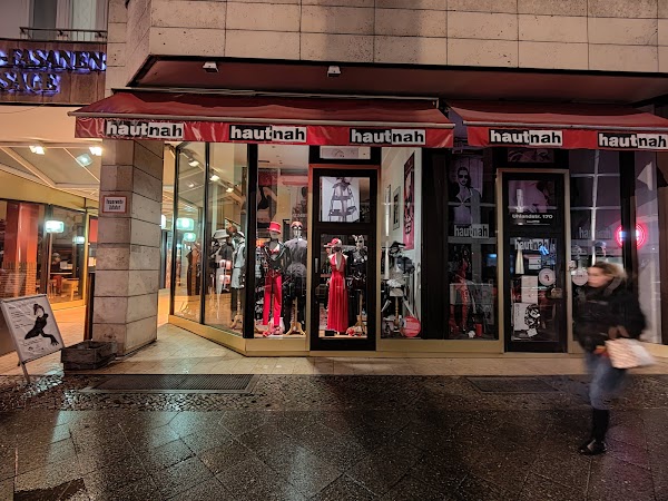 Hautnah Eccentric Fashion