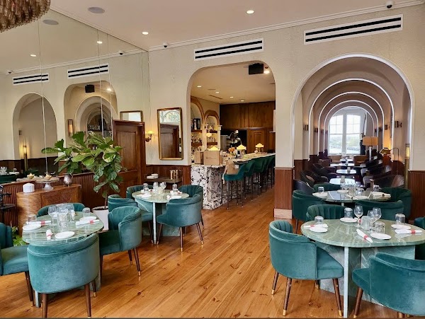 Arco Cafe & Lounge 1