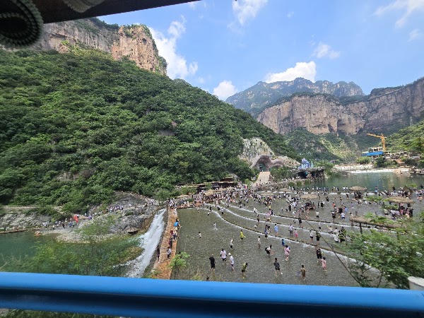 Baoquan Tourist Resort 3
