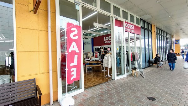 オフプライスストアLOCUST(ローカスト)おやまゆうえんハーヴェストウォーク店 1